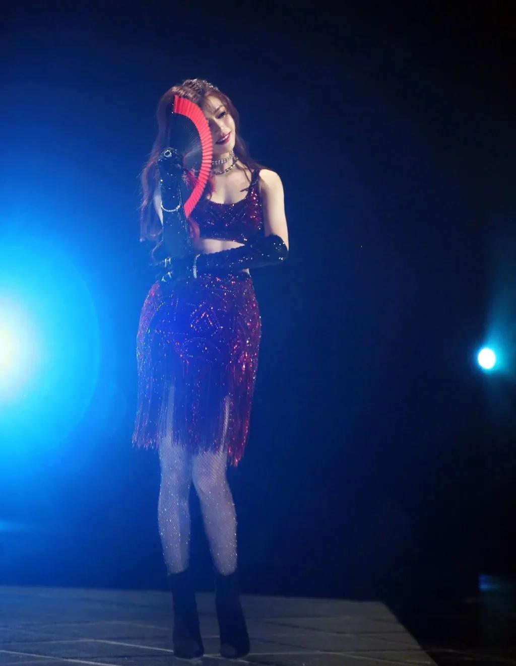 《浪姐2》土味小笼包陈妍希意外开挂，撞脸地表最强洋娃娃...