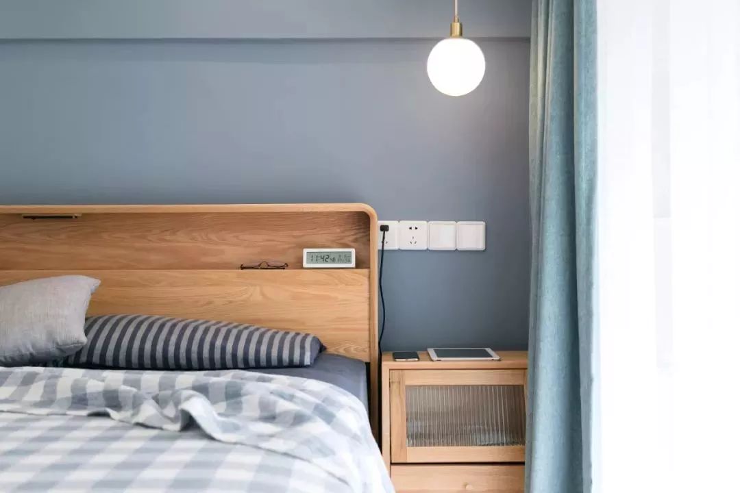 64㎡现代轻奢公寓，买了小复式，这样装修好精致