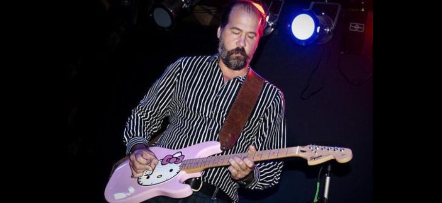 王源弹吉他的视频,王源空手弹吉他的视频