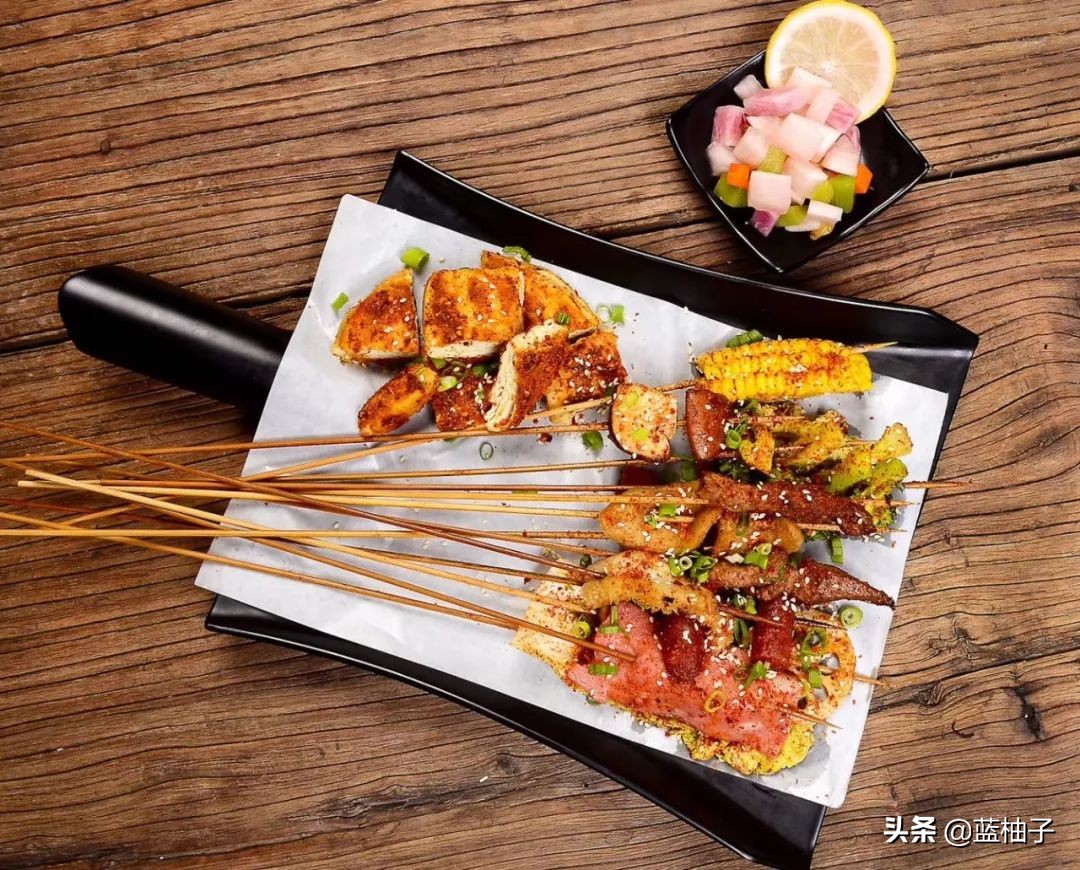 不油的炸串，比烧烤更嫩，比火锅更入味，从素到肉炸嘛嘛香，好吃