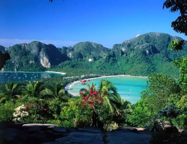 缅甸是一个让人着迷的地方,缅甸这个国家的特色