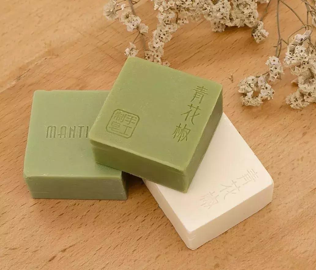 夏天就要心机露肤才更显瘦,又到了夏天露腿露肩的季节