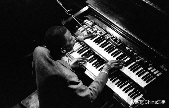 据说，乐队里的键盘手们常用的装备都在这里！