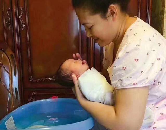 常摸宝宝这四个部位,经常摸宝宝的三个部位