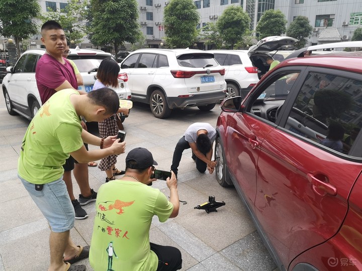 游山玩水老有所乐,和朋友一起游山玩水