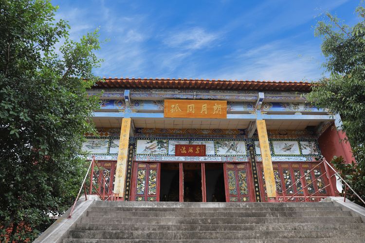 抚仙湖孤山上有什么景点,抚仙湖里的小岛