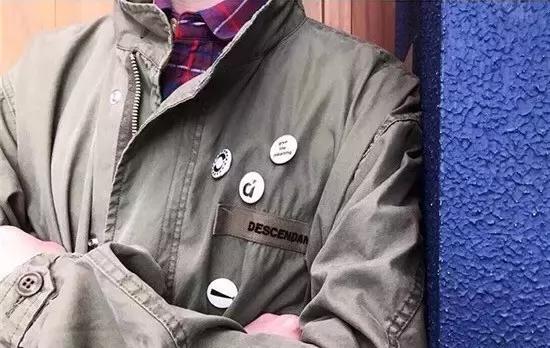 今天余文乐老师要为你们上一堂军装搭配课,答应我要好好学习哟!