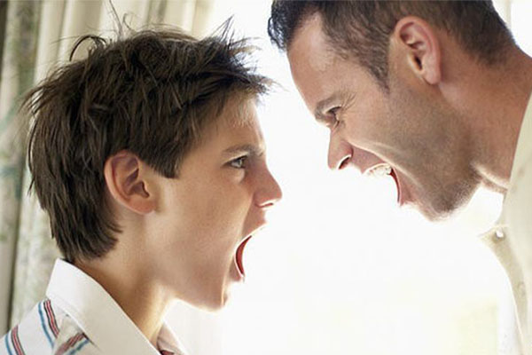 孩子总两腿夹着有什么坏处,孩子出现夹大腿家长要不要教育