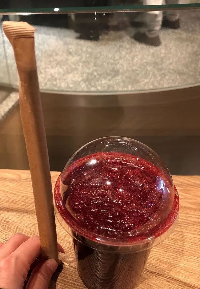 到全国最大的面包店，感受不要脸；吃牛角包之神，练习翻白眼