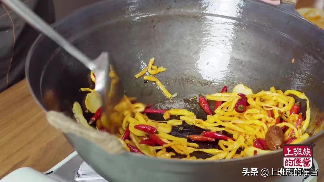 正宗柳州螺蛳粉汤底做法及配方,螺蛳粉好吃的吃法