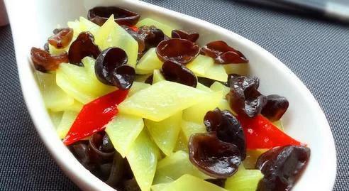 川派青笋炒腊肉木耳做法,青笋木耳炒蛋成都家常菜