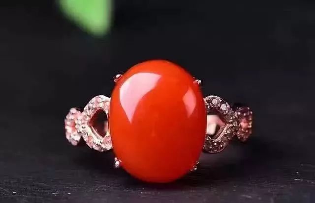 南红戒指哪种最好用,南红戒指怎么镶嵌好