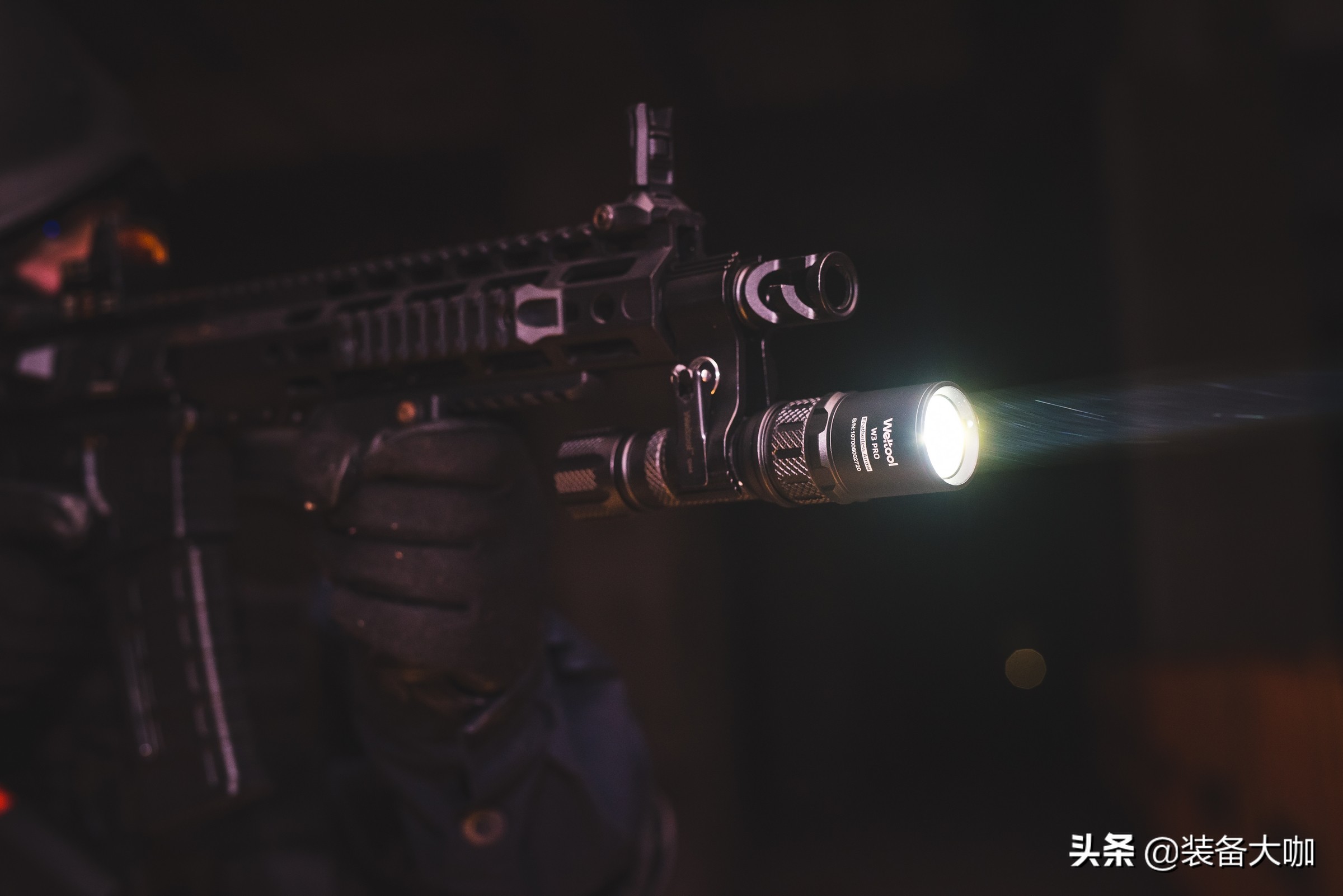 亮瞎钛合金狗眼的手电筒,能亮瞎钛合金狗眼的手电筒