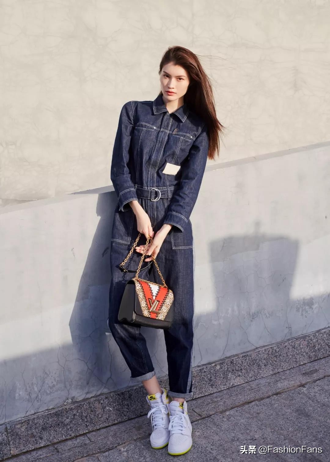 刘雯背过的香奈儿包,刘雯香奈儿机场包