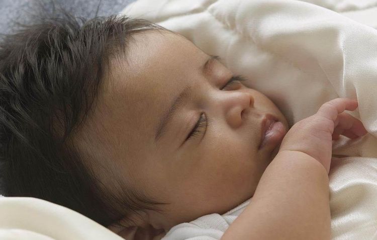 宝宝老是喜欢歪着脖子,宝宝总是喜欢歪头睡觉怎么办