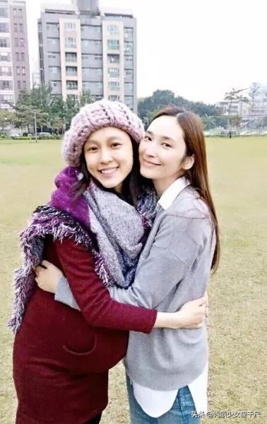 前有周杰伦与歌后邓丽君隔空对唱,前有小后有老