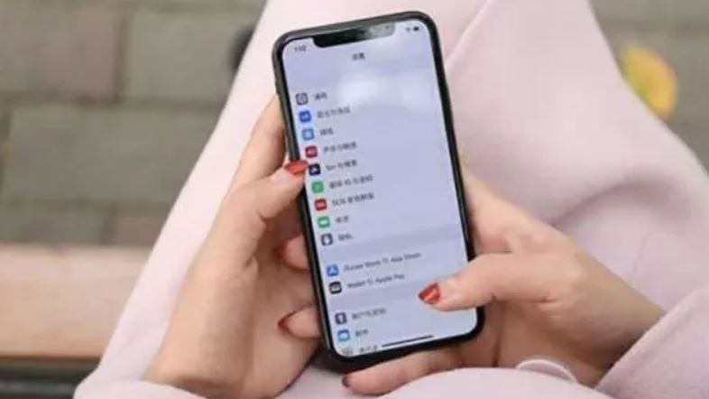 手机黑屏重启什么原因,手机死机黑屏重启没反应