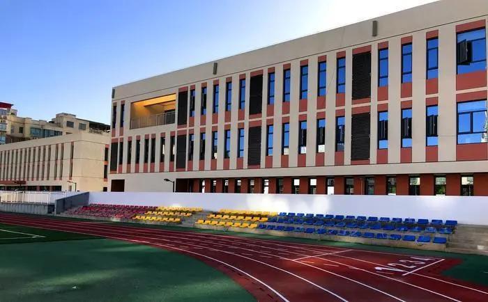 报民校的为何明显减少？家长说：家门口的好学校多了