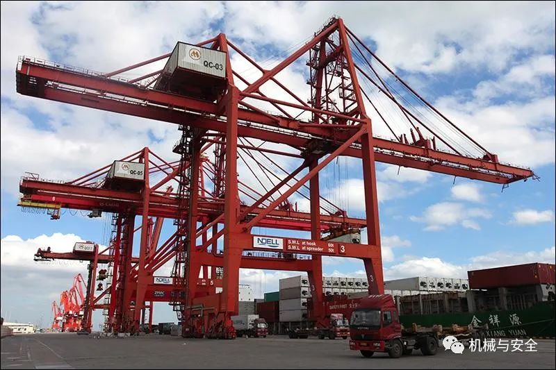港口常用机器设备有什么,港口机械设备操作