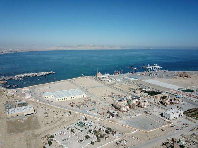 中国给巴基斯坦建的飞机场,中国投资巴基斯坦1个亿