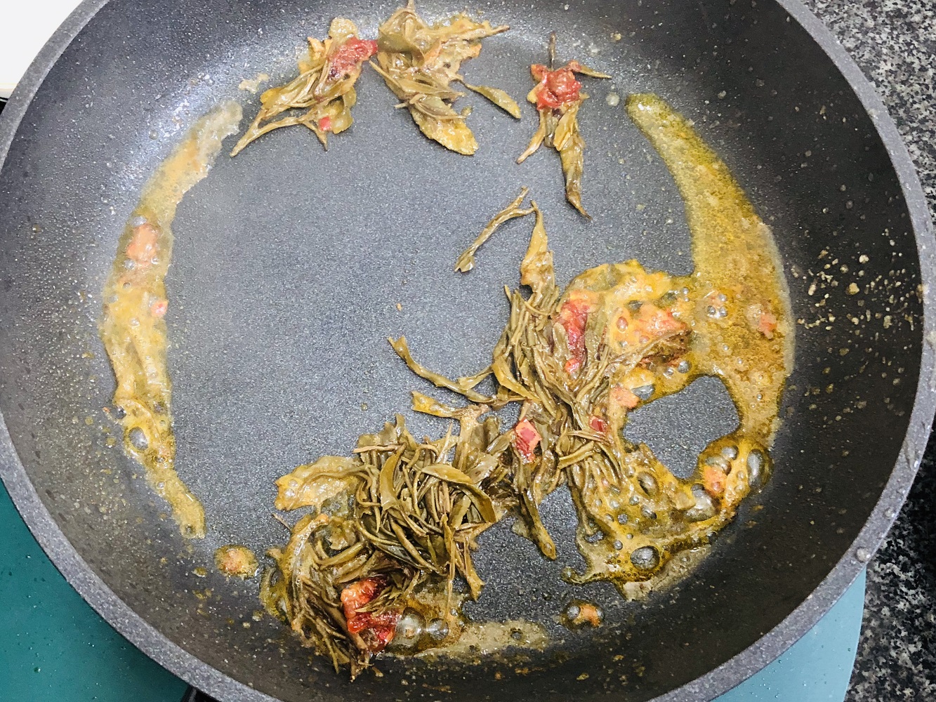 鲜虾的虾头怎么制作才好吃,虾既简单又美味虾肉鲜嫩