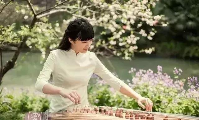 古筝4颤音怎么弹得好听,古筝的颤音是什么时候颤