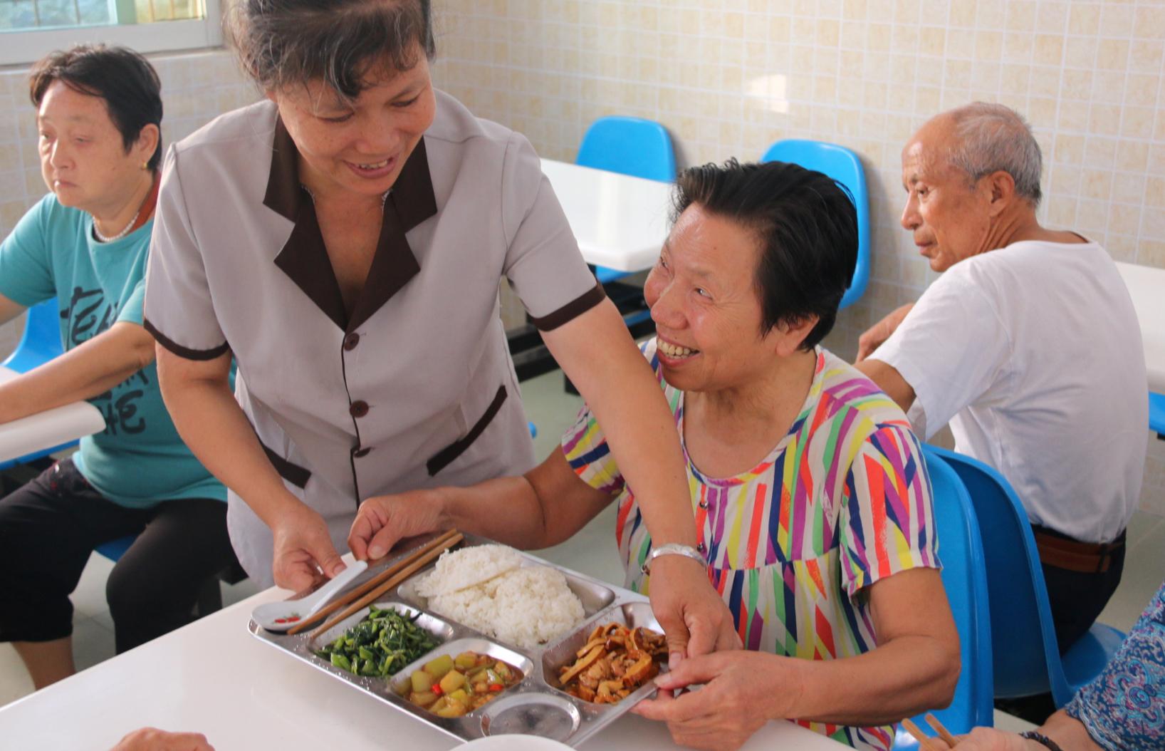 养老院老年人给年轻人忠告,养老院爷爷奶奶给的忠告