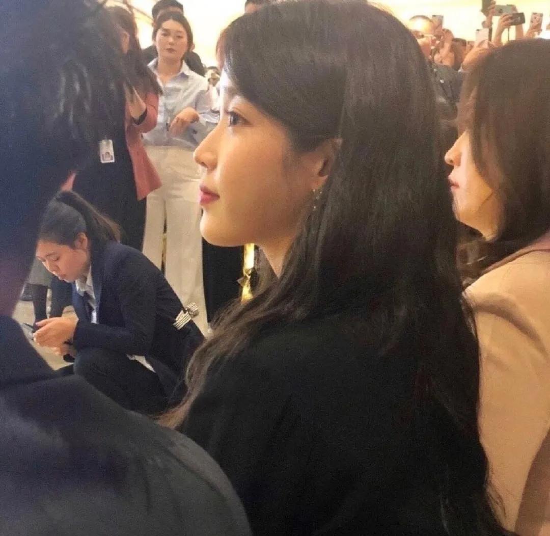 塌鼻子女孩怎么上镜,塌鼻子的女人如何打扮