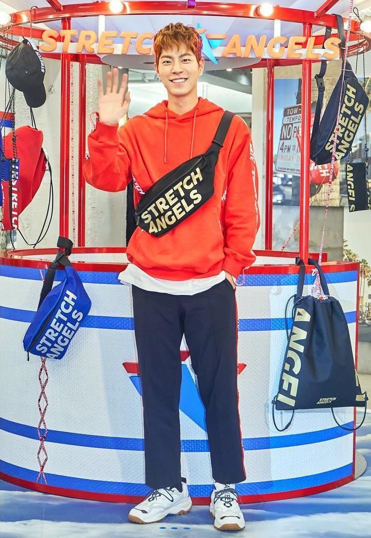 杨颖阿迪达斯粉色外套,杨颖运动风