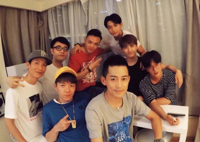 从顶流歌手到无人问津,从选秀开始成为顶流天王