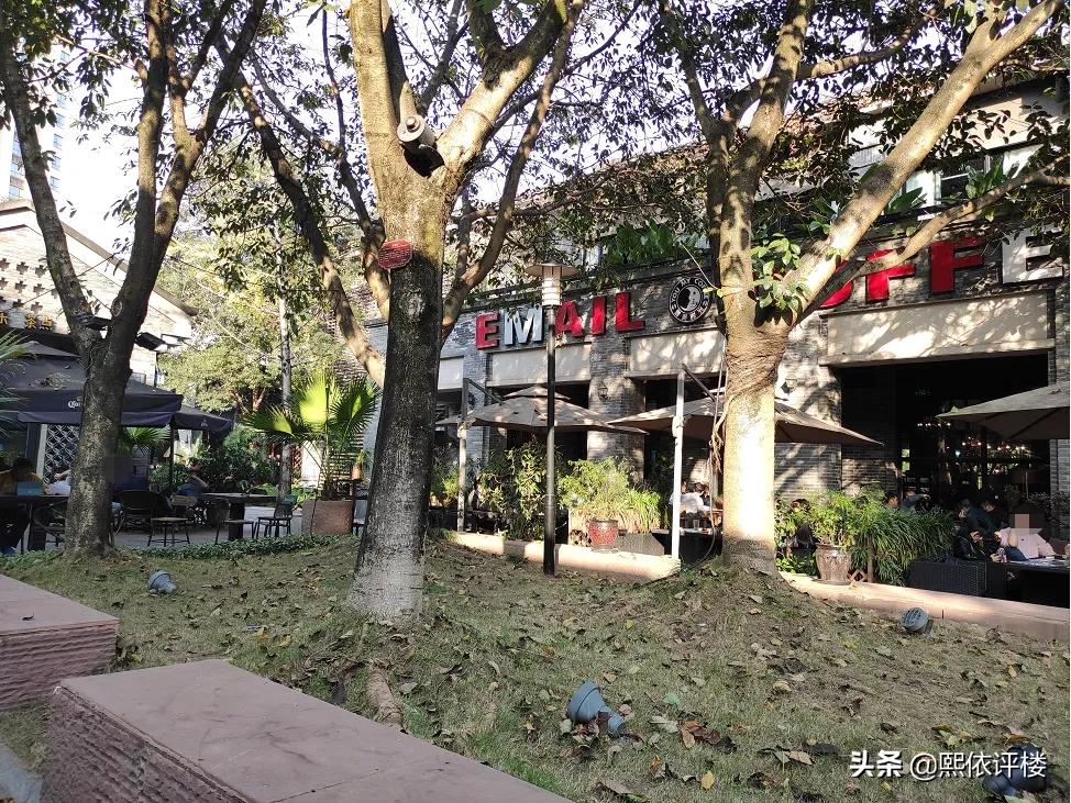 没轨道，接房要3年后，这里的高层凭什么套内17000元/㎡？