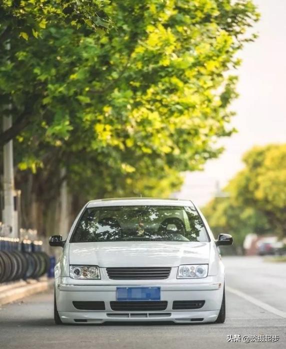 小钱玩好车,十多年的大众宝来值得买吗