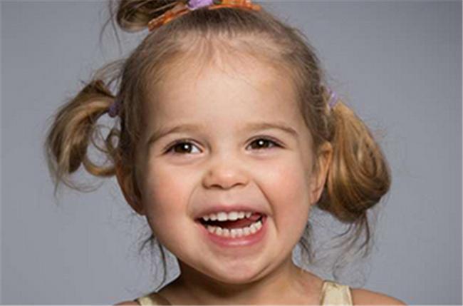 格格宝宝,婴儿长牙齿都一样顺序吗