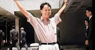 隐身幕后，靠网络年入上亿美元，他们赚钱的「边界」到底在哪里？