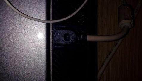 电脑连接电视机的hdmi连接线,电脑主机和电视机连接怎么没信号