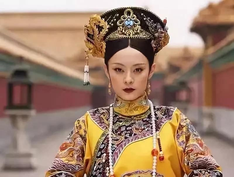 甄嬛传甄嬛后来是周迅演的吗,甄嬛传范冰冰为什么不演华妃