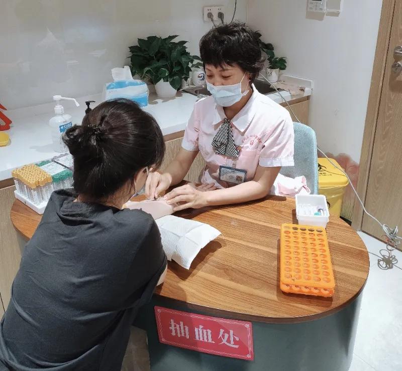 玫瑰花海里领结婚证！罗湖区婚姻登记处新址的设计有点甜！