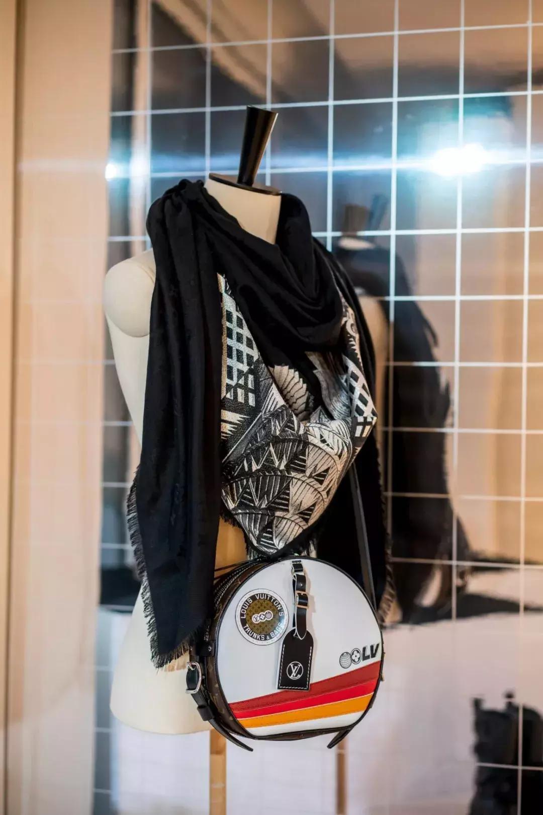 lv出了什么新款吗,lv蝙蝠侠衣服