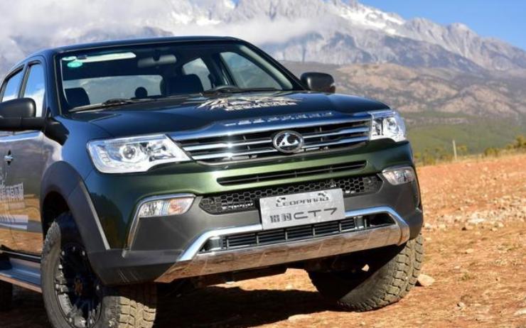 曾经的越野大佬沦落代工续命，新车车标让人梦回上世纪