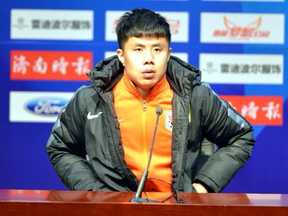 国足目前最有潜力的前腰,国足的前腰位置