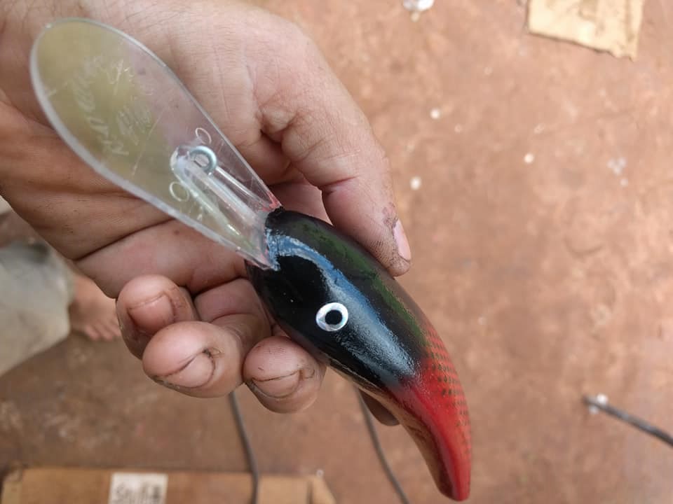 路亚钓鱼穷三代,路亚如何做假饵