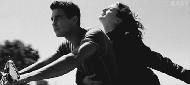 qq追女孩子的聊天技巧,和女孩qq聊天话题大全