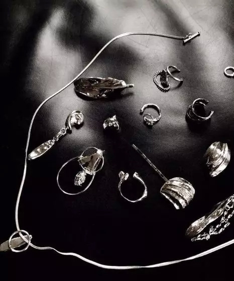 我的胸,我的手指,我的脚腕……都需要一只包包