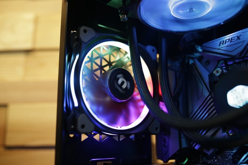 贫穷限制了想像，跑分64万烧包主机扫雷卡不卡？