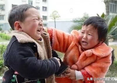 幼儿园孩子被打家长正确处理,小孩子在幼儿园被打该怎么处理