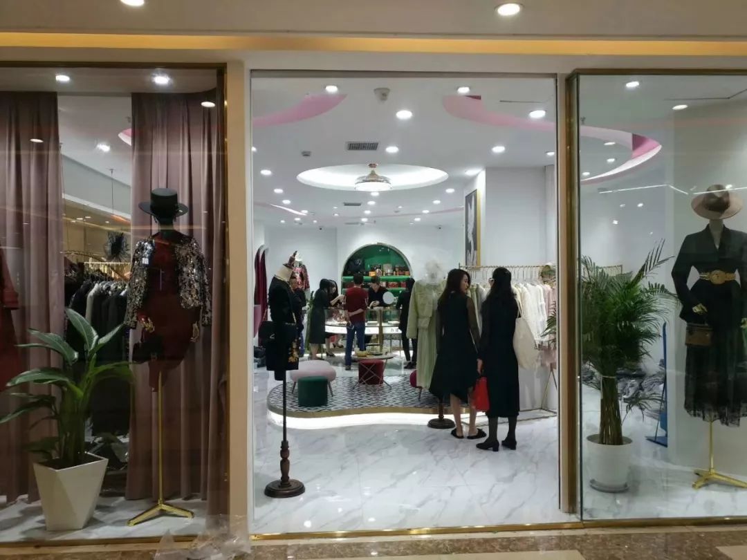 走在时代前沿：美色国际女装与福生记强强合作，开拓未来