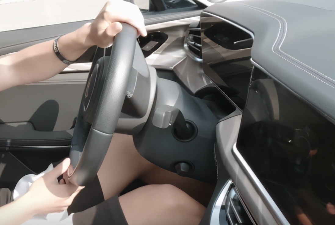 国产红旗车试驾h9,国产巅峰之作红旗s9