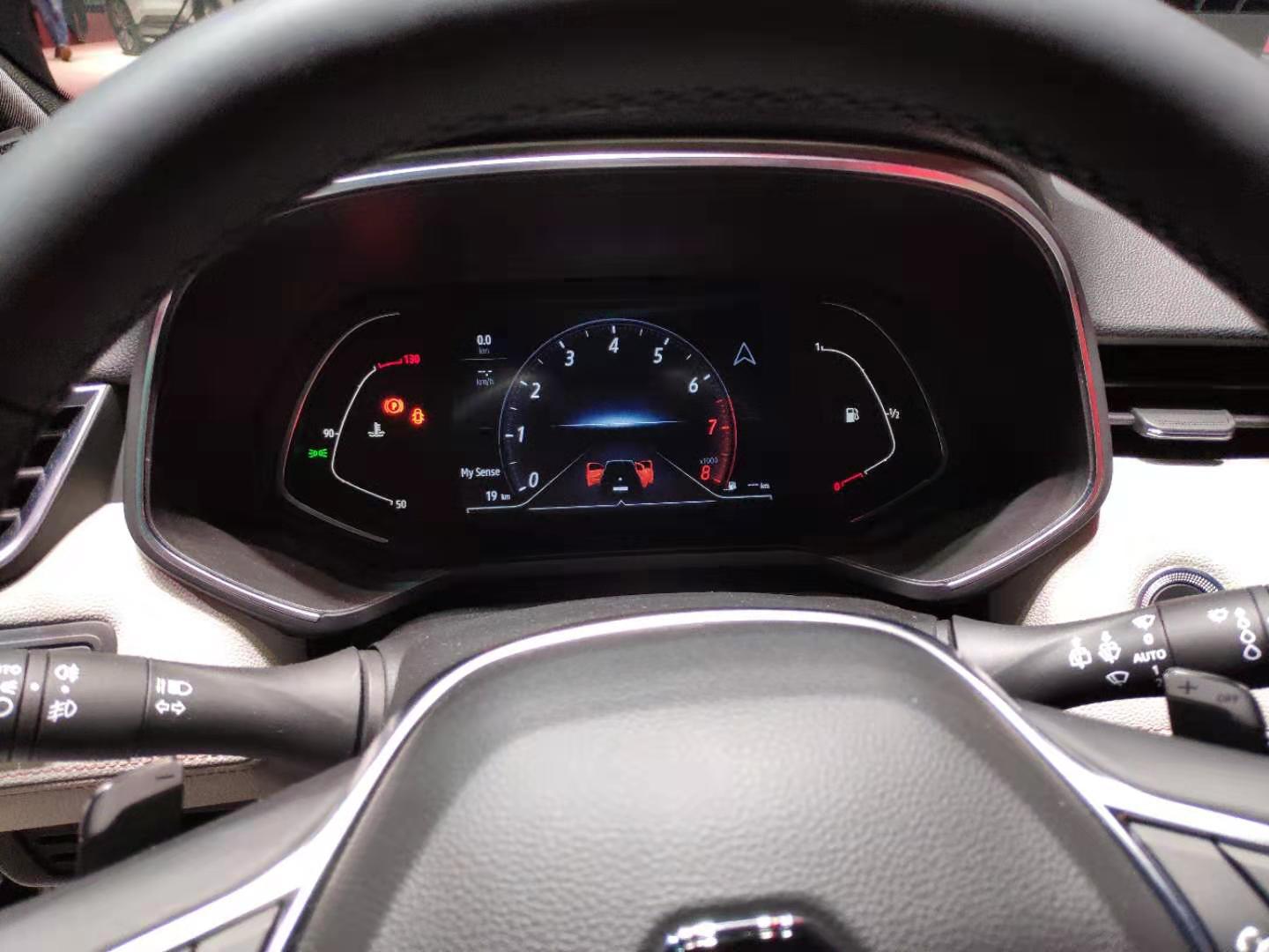 新雷诺clio在日内瓦亮相,全新clio测试谍照雷诺现款