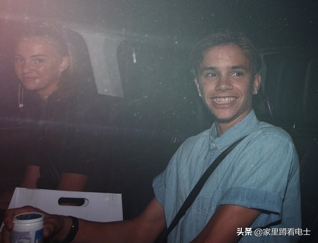 贝克汉姆17岁儿子照片,贝克汉姆抬头纹帅