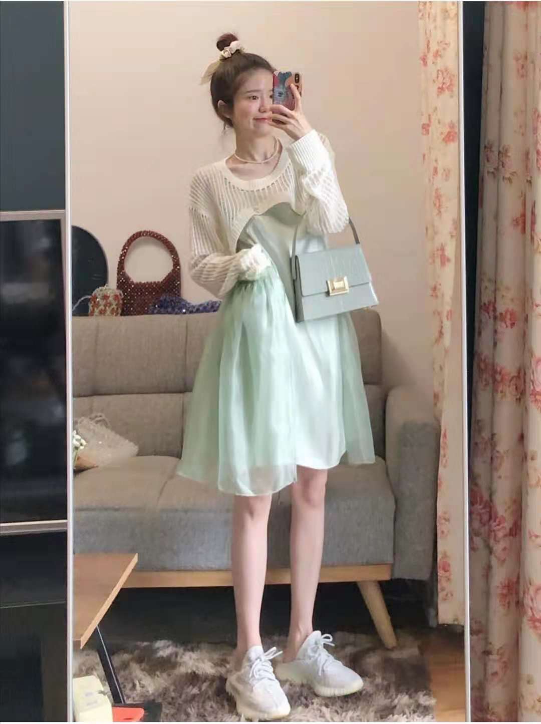 短款羽绒服搭配连衣裙好看吗,短款旗袍连衣裙搭配半身纱裙